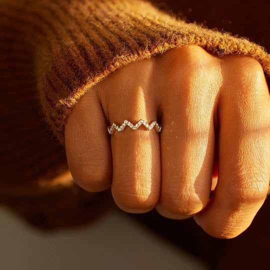 Highs and Lows Ring for Daughter with ‘Love from Mum’ Engraving & Card