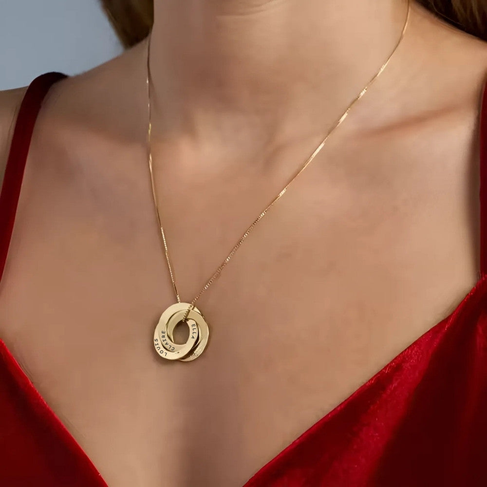 Interlocking Rings Necklace with Personalised Names