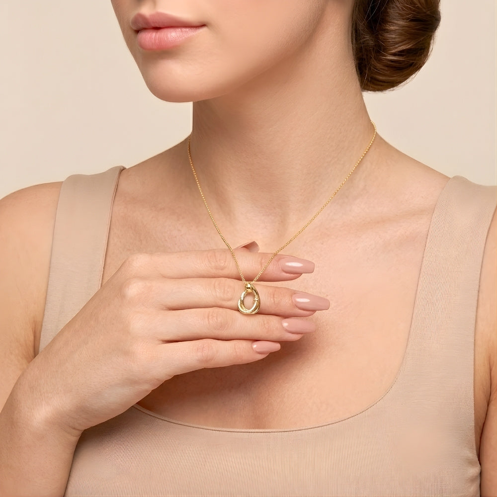 Hug Necklace